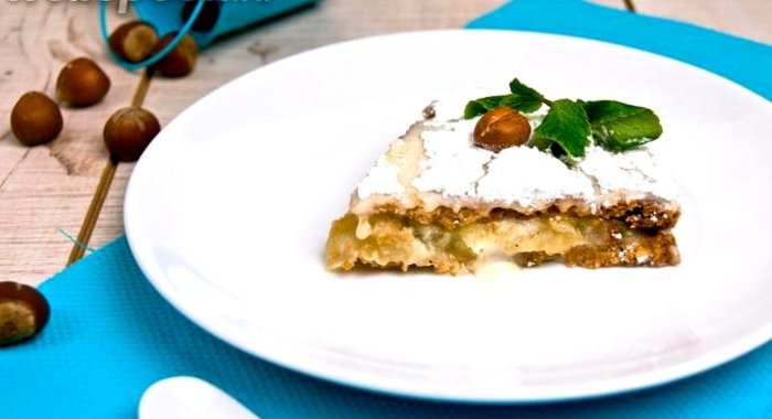 Яблочно-ореховый пирог со сливочным кремом