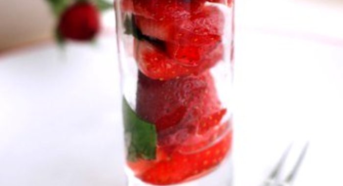 Клубника в бальзамическом уксусе