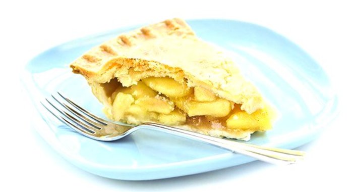 Пирог из песочного теста с зелеными яблоками