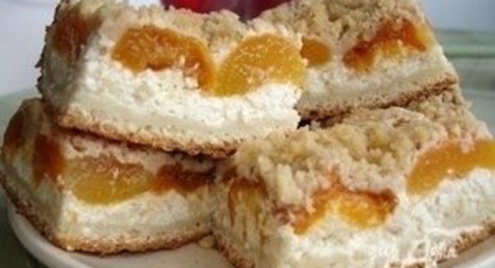 Пирог с творогом и абрикосами