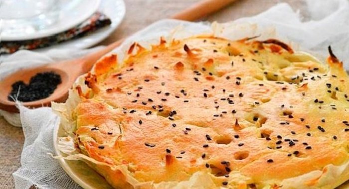 Пирог на майонезе и сметане