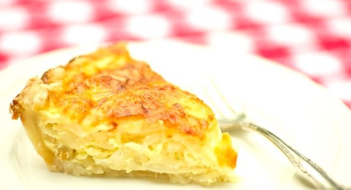 Быстрый пирог с луком