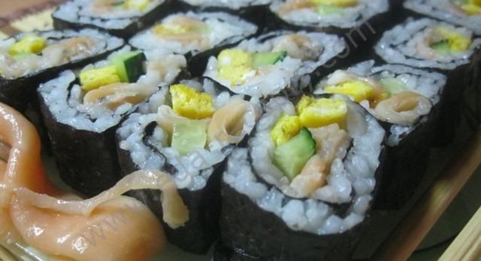 Роллы с огурцом и рыбой