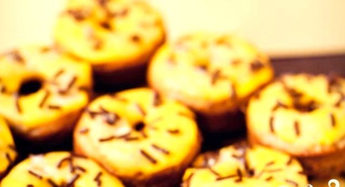 Банановые пончики в глазури