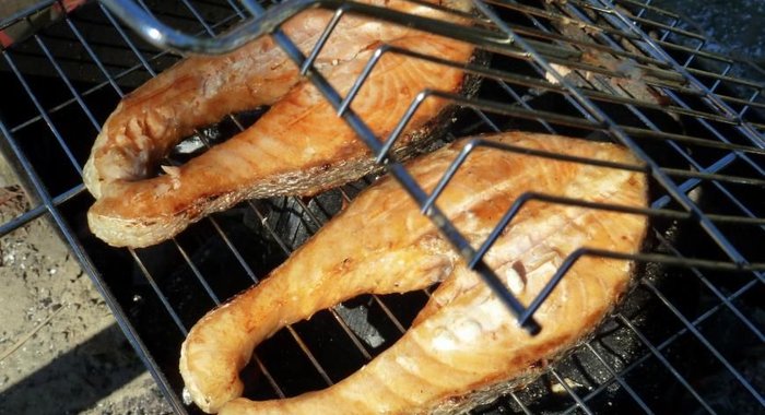 Стейки из сёмги на гриле