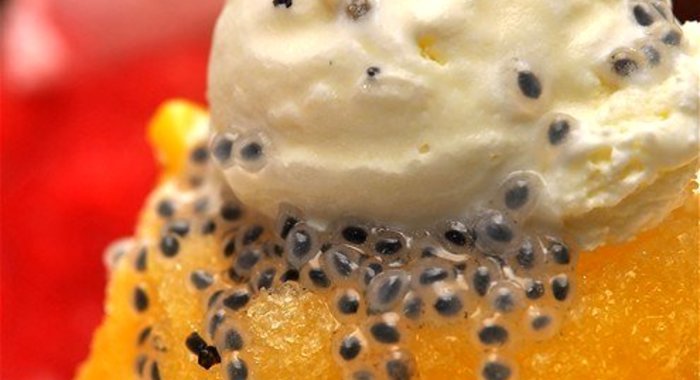 Маринованное манго с кокосовым мороженым