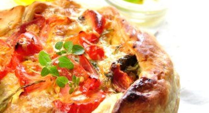 Пирог с цукини, черри и бокончини