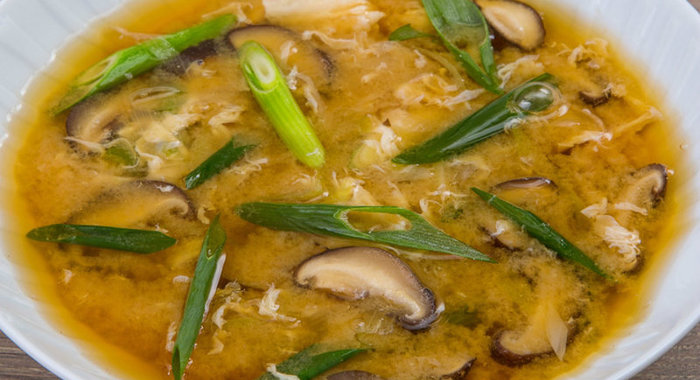 Как приготовить популярный мисо-суп дома