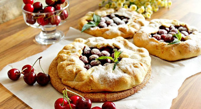 Мини-галеты с черешней