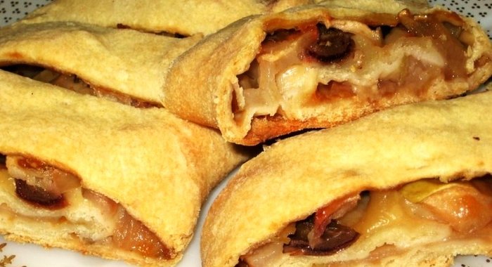 Яблочный штрудель с изюмом