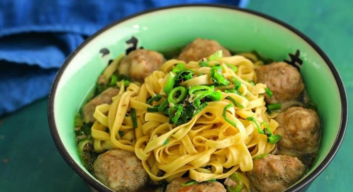 Азиатский суп с фрикадельками