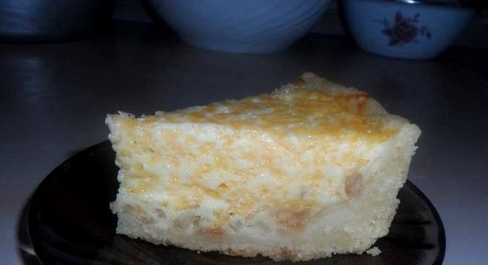 Луковый пирог в мультиварке