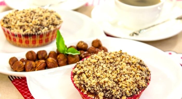 Маффины с курагой, фундуком и морковью