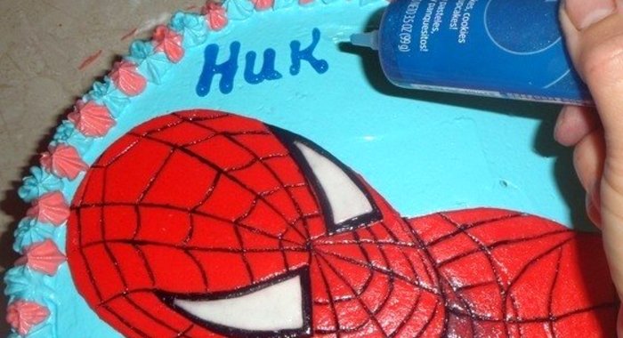 Торт бисквитный Человек-паук