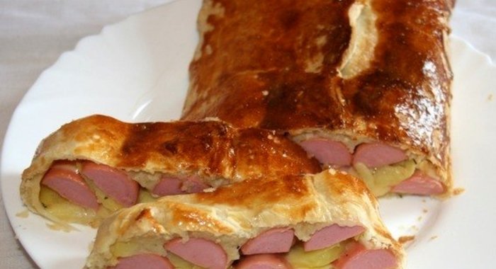 Штрудель с картошкой и сосиской