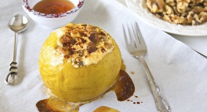 Запеченные яблоки с творогом