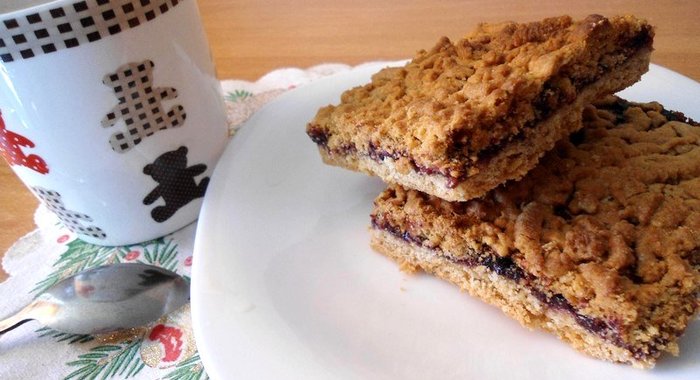 классический тертый пирог со смородиной