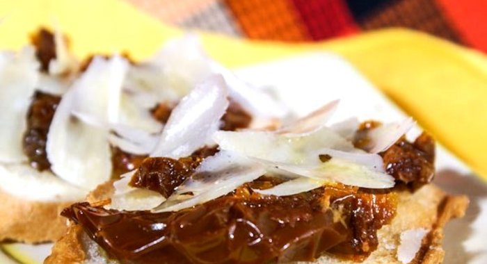 Бутерброды с вялеными помидорами