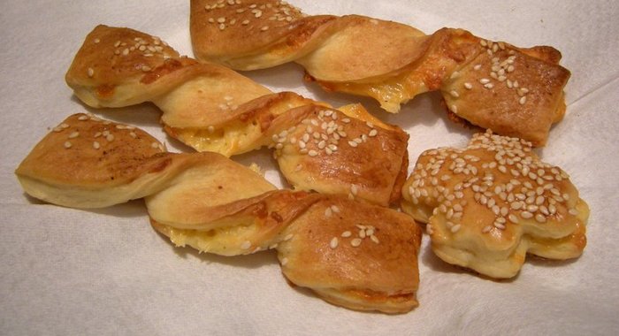 Сырные спиральки