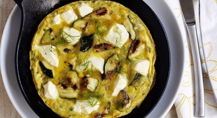 Фритатта с цукини и козьим сыром