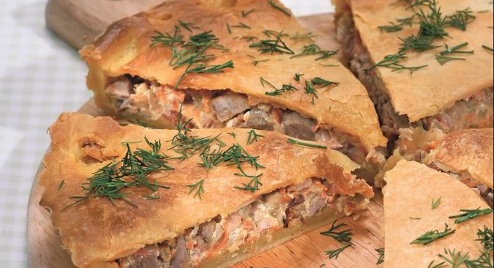 Пирог со свининой и овощами