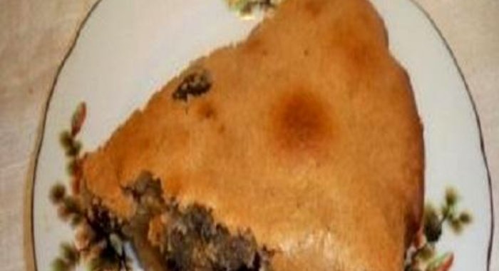 Пирог постный с изюмом