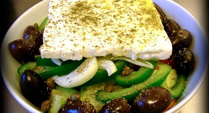 Салат с Фетаксой