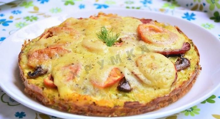 Закусочный пирог с помидорами сыром и кабачками