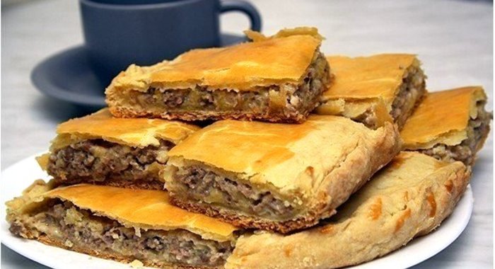 Пирог с сыром и мясом