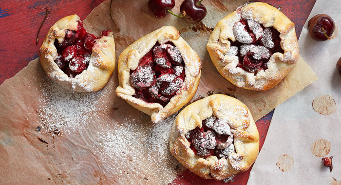 Пирог с персиками