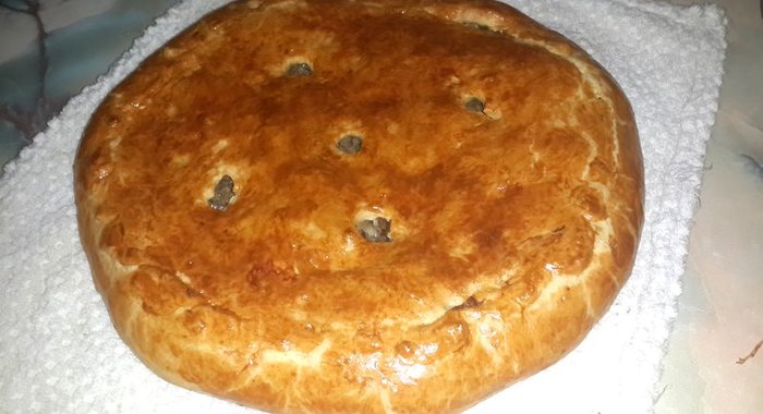 Мясной пирог с картофелем на кефирном тесте