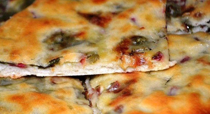 Осетинский пирог с ботвой и сыром
