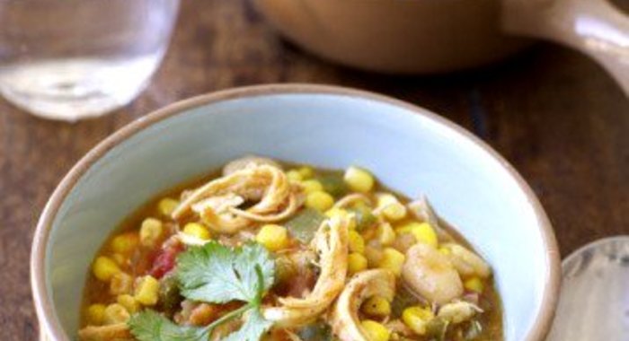 Мексиканский куриный суп с овощами и зелеными бананами