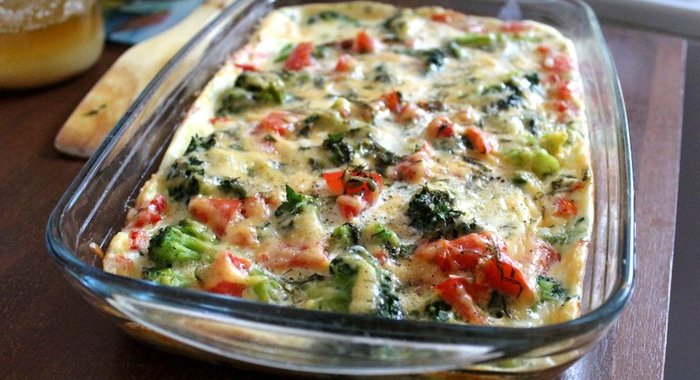 Запеканка с брокколи и помидорами