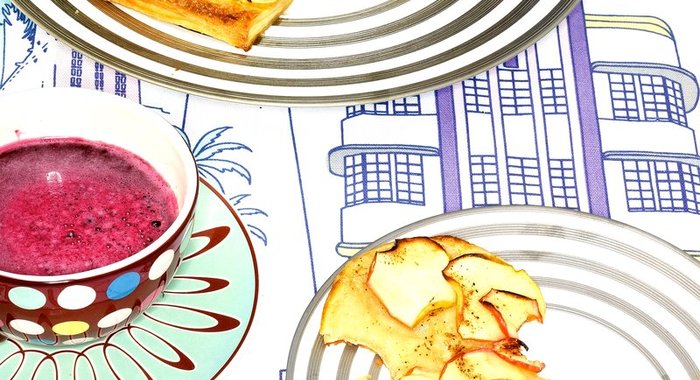 Яблочные слойки с изюмом