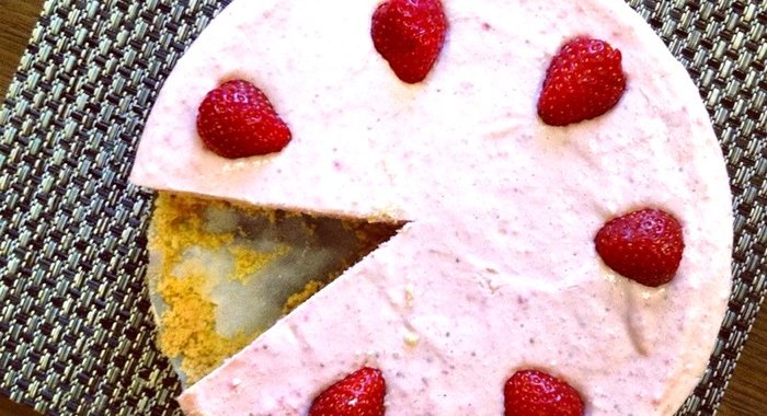 Клубничный чизкейк без выпечки