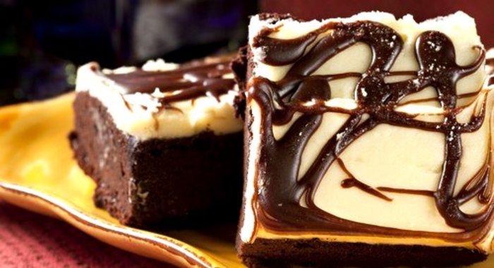 Брауни с ванильной глазурью