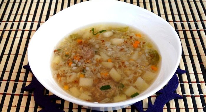 Гречневый суп с молодой капустой