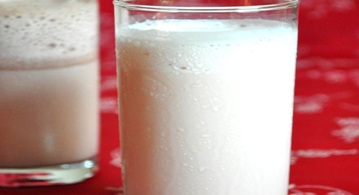 Молочный коктейль с сиропом