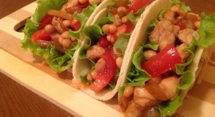 Салат с сельдью, грибами и овощами