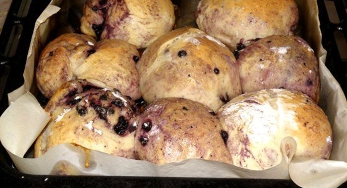 Булочки домашние с черникой