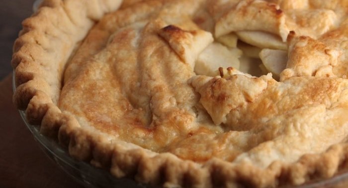 Пирог с грушами и вишней