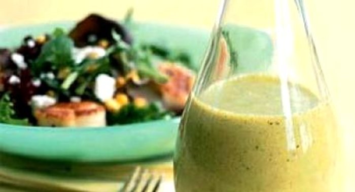 Универсальная заправка для салатов из свежих овощей