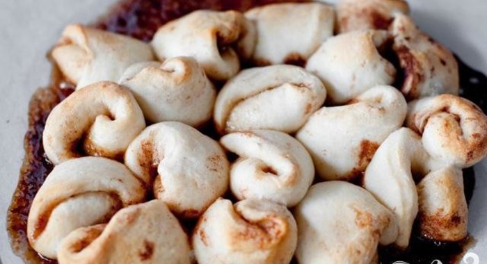 Булочки с корицей в глазури