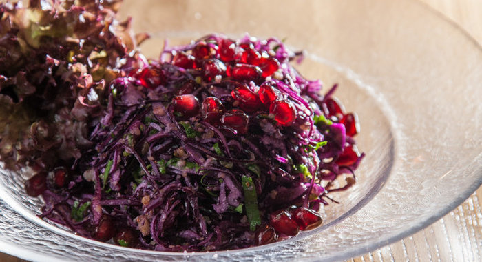 Грузинский салат из красной капусты