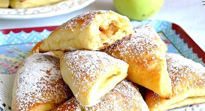 Булочки с яблоками