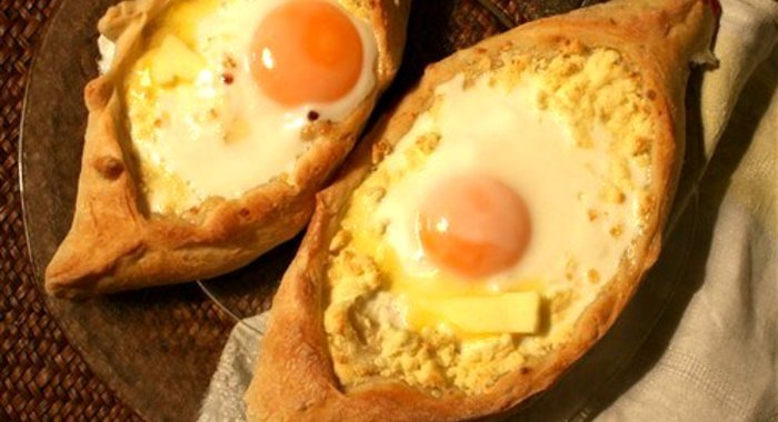 Хачапури по‑аджарски
