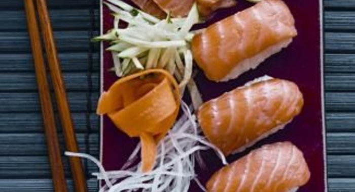 Японские суши и сашими