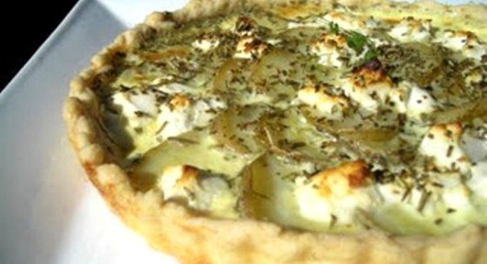 Пирог с грушами и сыром рокфор