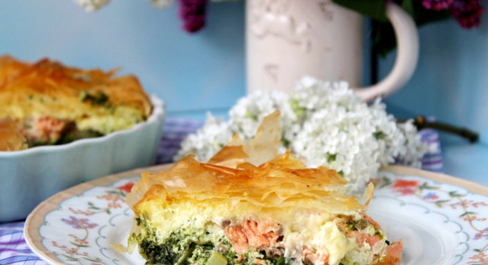 Свинина, запеченная с луком и сыром